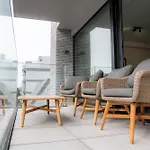 Wonderful New Apartment Close To The Beach